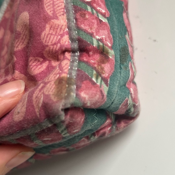 Vintage Quilted Embroidered floral rose tote bag with green trim bag - Picture 4 of 11